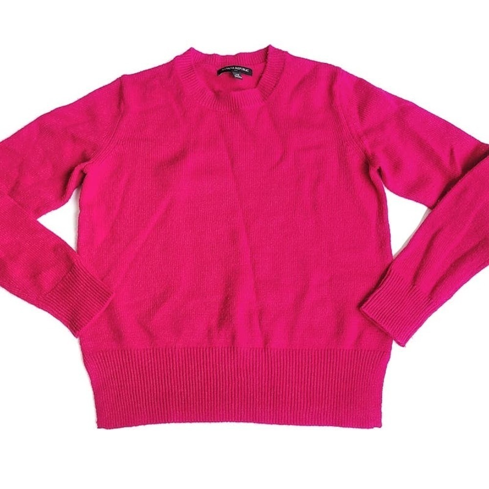 Pretty Pink Banana Republic XS Fuchsia Crewneck Sweater